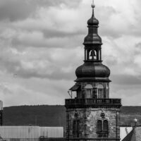 Blick vom Rosengarten auf Glockenturm